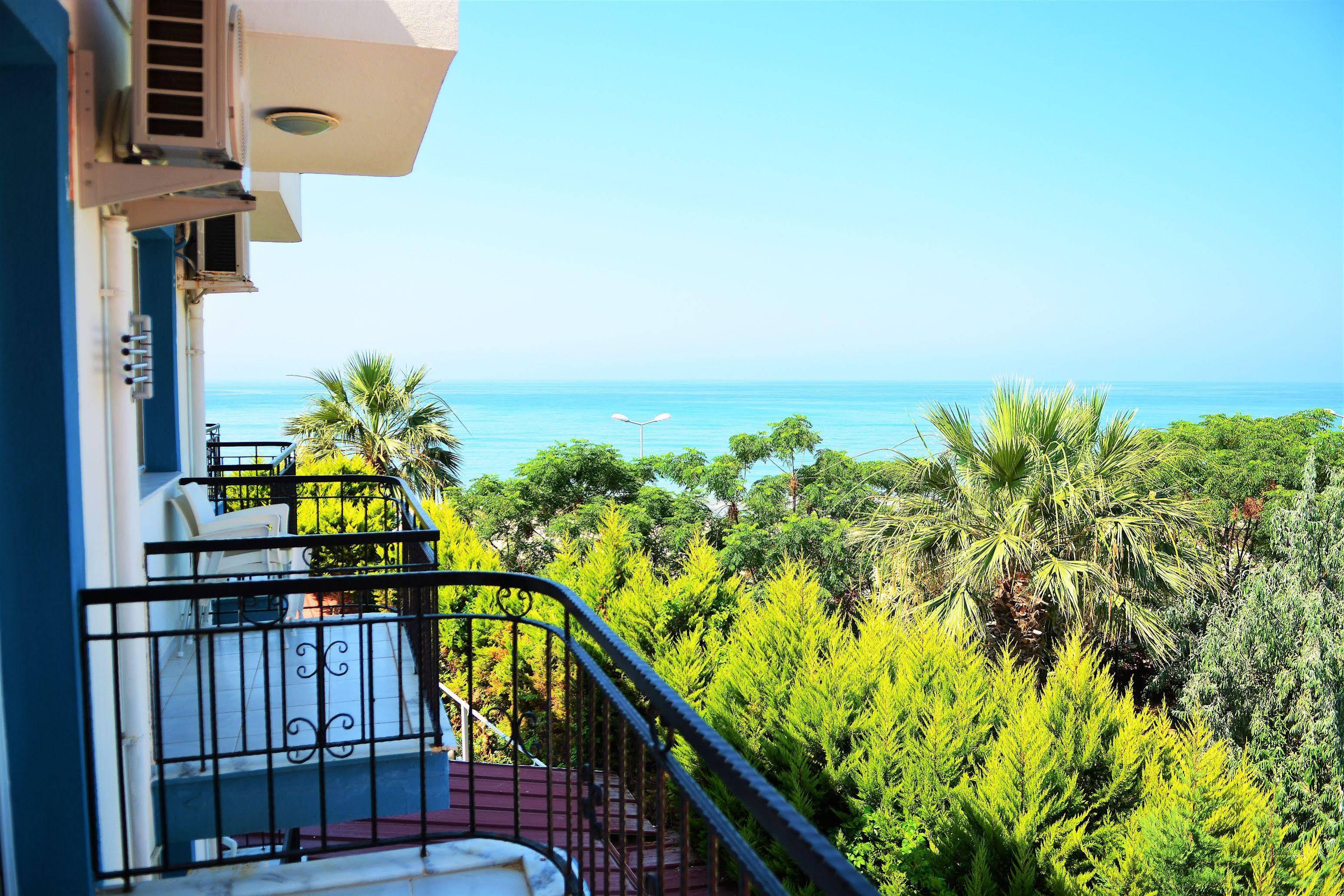 Gumuldur Mavi Deniz Hotel Extérieur photo
