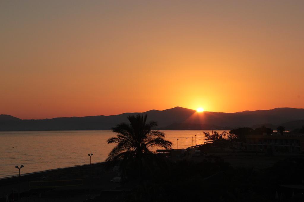 Gumuldur Mavi Deniz Hotel Extérieur photo